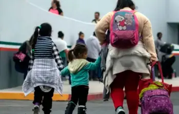 Uno de los menores deportados de Estados Unidos estaba recibiendo tratamiento contra un cáncer metastásico. FOTO: Getty