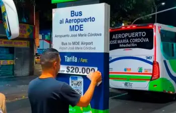 Un video en redes sociales generó preguntas entre los usuarios sobre si el aumento sería de $2.000 o $3.000. Finalmente, Combuses oficializó el valor de $20.000 por persona, despejando las dudas que dejó el cambio de avisos a plena vista. FOTO: Tomada de Tiktok.