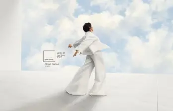 Cada año, el Pantone Color Institute elige un color para lograr llevar las tendencias en todos los sentidos y eligió un tono de blanco, “Cloud Dancer”, para el 2026. FOTO: Pantone Color Institute