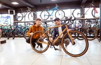 Las marcas, tamaños y precios de las bicicletas en el mercado son diversas. Expertos sugieren que, cuando se es principiante, se comience con una cicla entre gama baja y media y con un marco pequeño. FOTO: GETTY