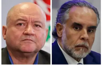“Sí hubo traiciones”, dijo Benedetti (derecha), señalando a Comunes y a Pacto por el revés en elección de Carlos Camargo; Gallo (izquierda) le pidió no “ocultar sus marrullas”. FOTOS: Colprensa