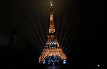 Los anillos quedarán temporalmente en la Torre Eiffel hasta el 2028, según confirmó la alcaldesa de París, Anne Hidalgo. FOTO: GETTY