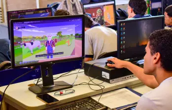 Jóvenes prueban Operación Camaleón. FOTO cortesía UdeA