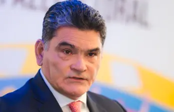 Eljach elevó un llamado a los candidatos y les solicitó que actúen como buenos colombianos, cumplan las normas de financiación, las formas de organizar su actividad y se traten con respeto y consideración. FOTO: Precuraduría