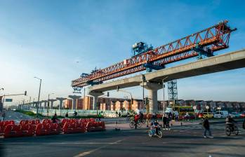 Galán destacó que el año pasado las obras del viaducto lograron un avance del 29,07 %. FOTO: ALCALDÍA DE BOGOTÁ