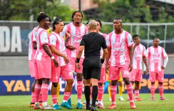 Envigado se convirtió en el primer equipo en perder la categoría en 2025, matemáticamente ya no le da para mantenerse en la A. FOTO COLPRENSA 