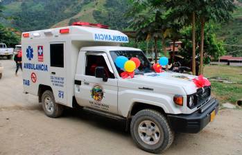 Esta es la ambulancia adquirida con dineros de la comunidad y del Estado Mayor Central en El Tambo, Cauca. FOTO: CORTESÍA.