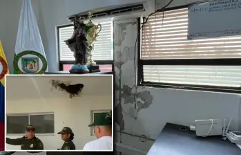 Adelante, uno de los boquetes en una de las estaciones de Policía del departamento. Atrás, las humedades que aquejan otra de las dependencias. FOTO: Cortesía