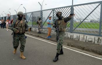 Gracias a la declaración de Daniel Noboa de conflicto armado en Ecuador, las fuerzas militares pueden ocupar las calles del vecino país. Foto: Getty Images