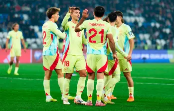 España está a un paso del Mundial. Lidera el Grupo E con 15 puntos, lo sigue Turquía con 12. FOTO @SEFutbol