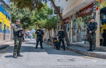 Calles militarizadas en Santa Marta tras paro armado anunciado por ‘Los Pachenca’, grupo armado que delinque en buena parte del Caribe. FOTO AFP