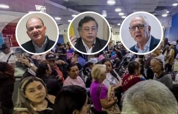 Gustavo Petro, el ministro Guillermo Jaramillo y el viceministro de protección social Luis Alberto Martínez tuvieron que ver con el decreto. Foto: Julio Herrera/Archivo