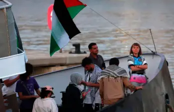Los activistas deportados hacían parte de la flotilla Global Sumud (resiliencia en árabe) que partió en septiembre de Barcelona, España, con la intención de llevar alimentos a Gaza. FOTO: AFP