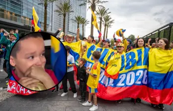 La marea amarilla que estuvo dentro del estadio Azteca animaron a un niño que al parecer lloraba por la derrota de Uzbekistán. Fotos: Juan Antonio Sánchez y captura video de X @DailyTurkic