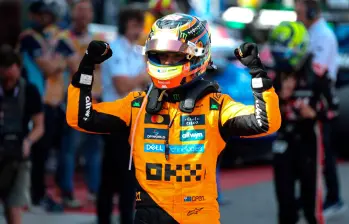 El australiano Oscar Piastri celebra su victoria en el Gran Premio de España, en la Fórmula Uno. FOTO GETTY