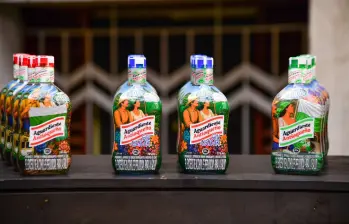 Así será la imagen de la botella especial de Aguardiente Antioqueño para esta Feria de las Flores. Estará basada en la obra Horizontes, de Francisco Antonio Cano. FOTO: CORTESÍA GOBERNACIÓN DE ANTIOQUIA