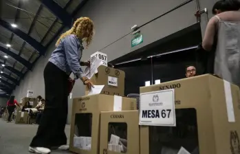 Recuerde que el certificado electoral no es solo un recuerdo del día que fue a votar. Es un documento con respaldo legal que le da derechos concretos. FOTO: Colprensa.