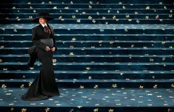 Esta es Rihanna en la MET Gala 2025. La temática de ese año fue “Tailored for You”. FOTO: Getty.