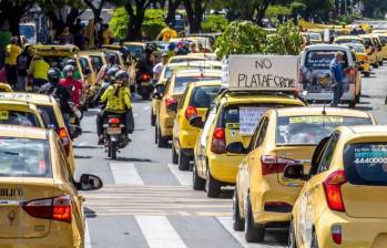 Los taxistas aseguran seguir convencidos de que sus argumentos para seguir haciendo estas jornadas de protesta, son legítimos. FOTO: JUAN ANTONIO SÁNCHEZ