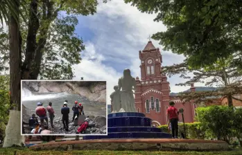 Adelante, el lugar de la tragedia. Atrás, parque principal de San Carlos. Foto: Andrés Camilo Suárez Echeverry e imagen tomada de redes.