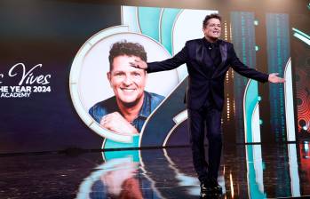 Silvestre Dangond fue el encargado de abrir la ceremonia, ganando el primer Latin Grammy de la edición 25 en la categoría Mejor Álbum Cumbia Vallenato por su trabajo discográfico ‘Ta malo’. Foto: AFP