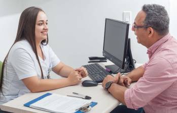 Imagen de referencia de un hombre en consulta para hacerse la vasectomía. FOTO: PROFAMILIA