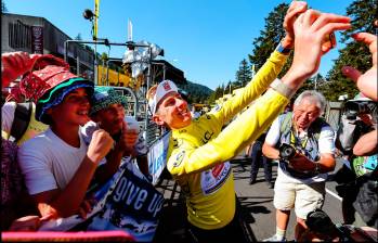 Tadej Pogacar sigue siendo el líder del Tour de Francia tras 17 etapas. FOTO: X Tour de france