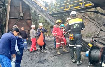 En el sector Peñas de Boquerón, el protocolo de rescate minero se encuentra en máxima marcha tras una explosión en la mina P3 Carbonera Los Pinos. FOTO: Tomada de redes sociales @JorgeEmilioRey