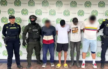 Los presuntos delincuentes se habrían robado más de 42 millones de pesos y se estima que al menos 27 personas fueron víctimas de su actuar criminal. Foto: Policía