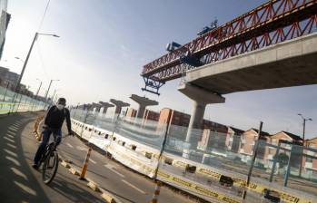 El alcalde de Bogotá, Carlos Fernando Galán, anunció el comienzo de la instalación de los rieles del Metro de la capital colombiana. FOTO: COLPRENSA