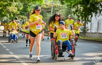 Corre por Amor, carrera de inclusión social. En 2024 participaron alrededor de 2.800 atletas. FOTO CORTESÍA 