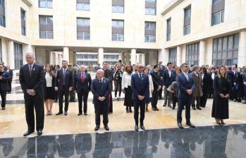 Magistrados de la altas cortes en la conmemoración del Holocausto en el Palacio de Justicia. Foto: cortesía Corte Suprema