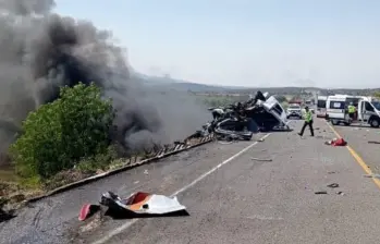 Grave accidente de tránsito se registró este 14 de mayo en una autopista de Puebla, México. FOTO: Tomada de redes sociales @MensajeroPuebla