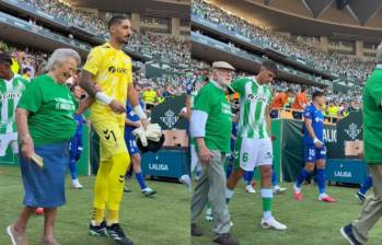 Los jugadores del club español le hicieron un homenaje a sus hinchas y socios más longevos. Foto: Captura de pantalla video @RealBetis