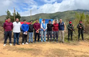 Daniel de Jesús Granada Quiroz, Ramón Alberto Coronel Medina, Edwin Fabián Manosalva Contreras, José Ricardo Carrillo Romero y Carlos Eduardo Barrera fueron liberados tras un secuestro por parte del ELN. FOTO: Colprensa 