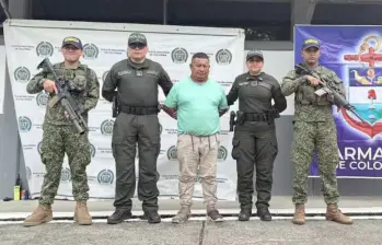 De exguerrillero de las Farc a objetivo prioritario de California, alias “Pitufo” terminó su carrera delictiva en Puerto Asís, luego de ser capturado por las autoridades locales y la DEA. FOTO: Armada de Colombia