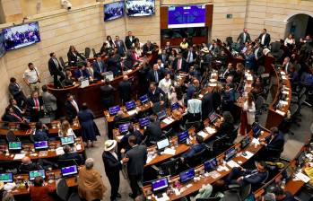 Los congresistas dejarán de recibir a partir del 20 de julio de este año una prima de servicios de casi 17 millones de pesos. FOTO COLPRENSA. 