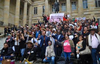 En total se suprimieron 407 de los 744 cargos heredados en esa entidad de la administración anterior. Foto: Colprensa