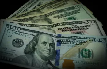 El dólar en Colombia cayó por debajo de los $4.000, marcando una baja significativa en su valor. Solo en los últimos días disminuyó $32, y en lo que va del año ha bajado cerca de $430. FOTO: Colprensa. 