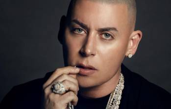 José Fernando Cosculluela Suárez, conocido artísticamente como Cosculluela, de 44 años, fue enviado a la cárcel y deberá pagar una multa por atropellar a los jinetes y matar a sus caballos. FOTO: REDES SOCIALES DEEZER