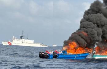 Guardia Costera de Estados Unidos atacó lancha cerca a la costa con Cartagena y decomisó más de 3.000 kilos de droga. Fotos: captura video @USCG