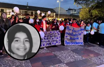 Compañeros de Emily hicieron una velatón en Chocontá en su memoria. FOTOS: Tomada de redes sociales 