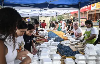 Veinticinco personas participaron en la elaboración de esta torta, considerada la más grande de Venezuela. Foto: Juan BARRETO / AFP