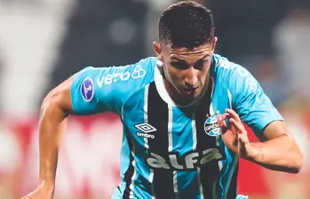 Miguel Monsalve atraviesa un gran presente con el Gremio de Brasil; es uno de los jugadores más aplaudidos por la hinchada. FOTO GETTY 