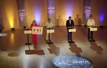 Los candidatos Aníbal Gaviria, Vicky Dávila, Juan Manuel Galán y David Luna. FOTO: Camilo Suárez, EL COLOMBIANO