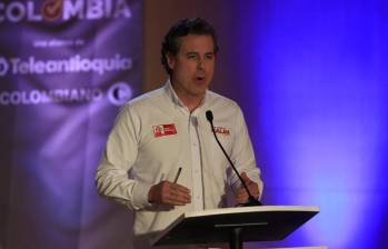 Juan Manuel Galán aseguró que acudirá a la Corte Penal Internacional (CPI), situada en La Haya, al presidente Gustavo Petro y sus ministros por la crisis de salud en el país. FOTO: Camilo Suárez