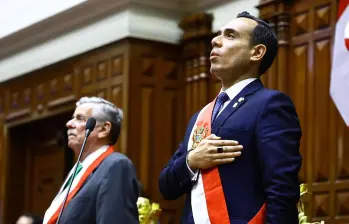 José Jerí Oré asumió la presidencia del Perú tras la vacancia de Dina Boluarte, en medio de denuncias judiciales y una profunda crisis política. FOTO: AFP.