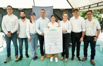 Momento de la firma del acuerdo entre las entidades en Segovia. FOTO: Cortesía