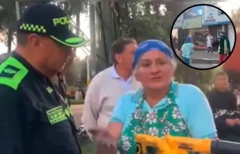 Dona Yaneth recibió el apoyo de la Policía, el alcalde Carlos Fernando Galán y el ministro de Defensa, general retirado Pedro Sánchez. Fotos: Capturas de videos