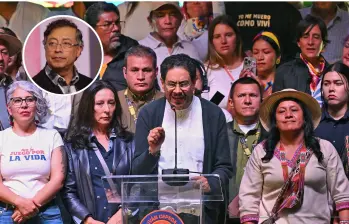 En el centro de eventos del Royal Center, en la localidad de Chapinero en Bogotá, Cepeda dio su discurso tras perder en el preconteo las elecciones. FOTO getty
